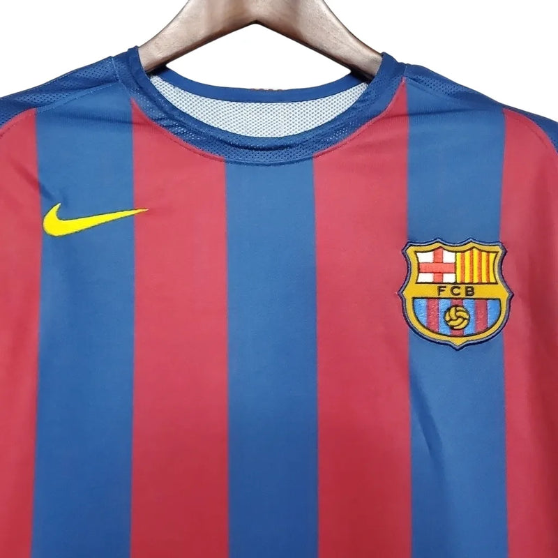 Camisa Barcelona 05/06 Retrô - Azul e Vermelha